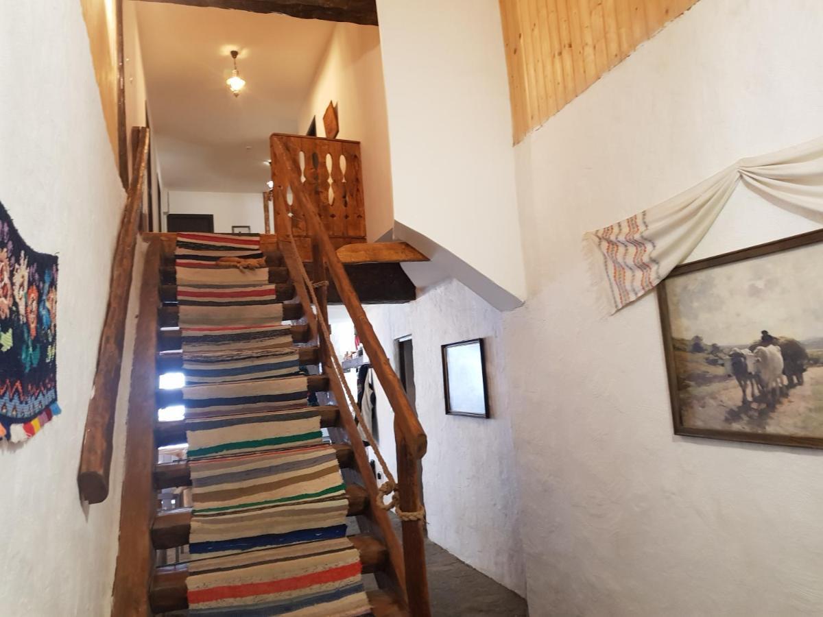 Satu Muscelean Hotel Albestii de Muscel Luaran gambar